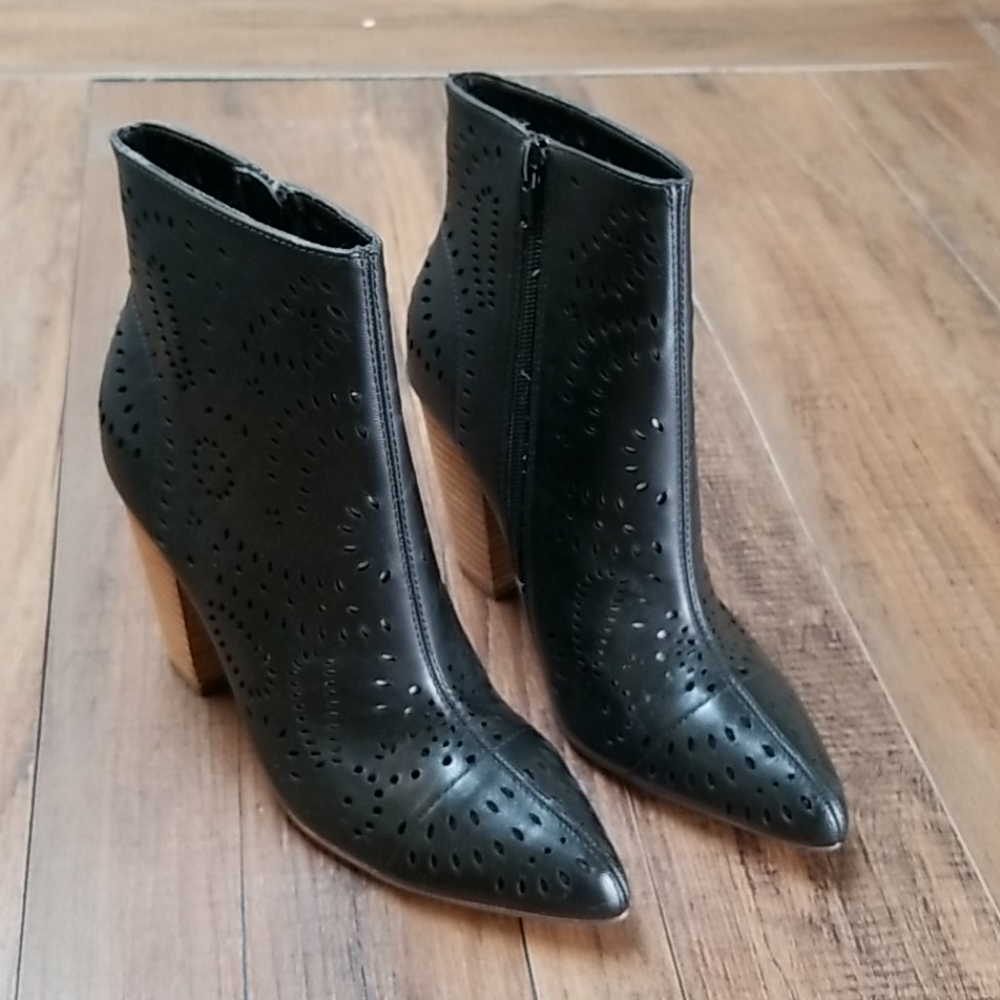 Carlos Santana Taryn Booties Women's Shoes